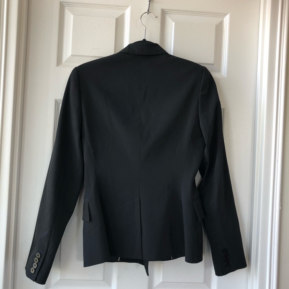 Blazer - Picture 5 of 5